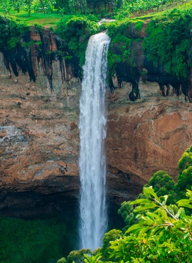 sipi falls 380x520